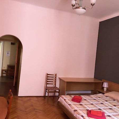 Apartment On Svobody Avenue Львів Екстер'єр фото