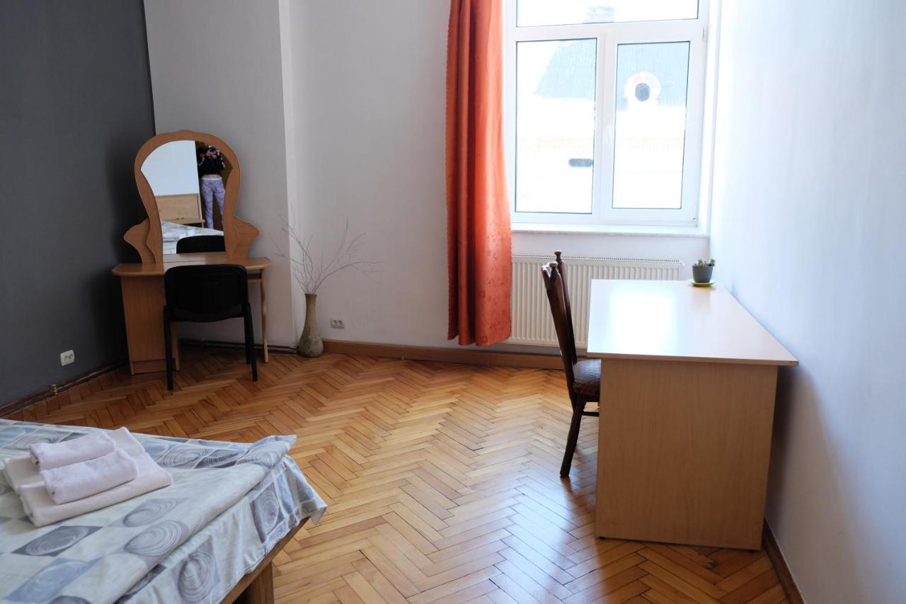 Apartment On Svobody Avenue Львів Екстер'єр фото