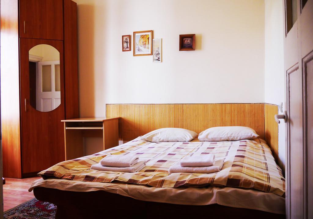 Apartment On Svobody Avenue Львів Екстер'єр фото