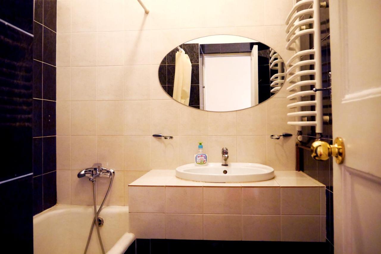 Apartment On Svobody Avenue Львів Екстер'єр фото